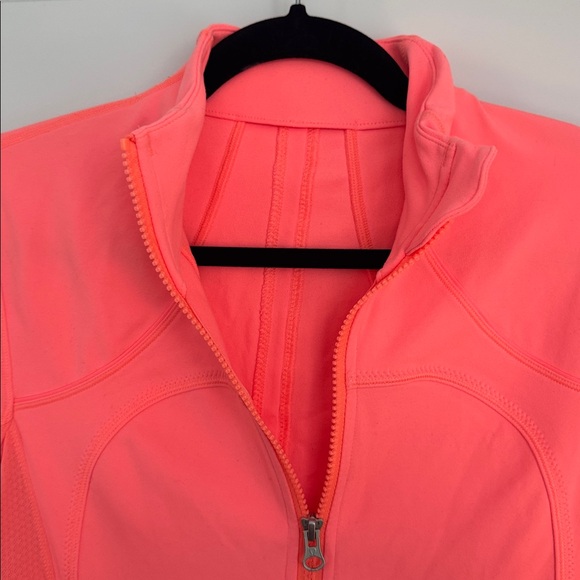 Lululemon Jacket (8) - Picture 3 of 4